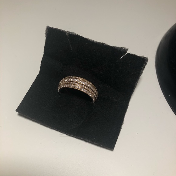 Piaget Possession 18K Rose Gold & Diamond Ring - Picture 5 of 7